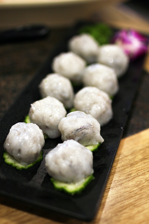 鲜打手工虾滑,第二道光盘的菜,每次火锅必点.