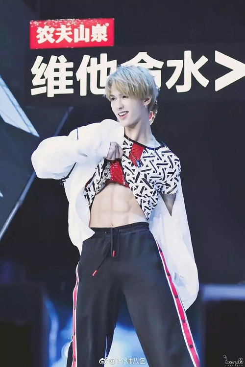 蔡徐坤朱正廷在韩国就认识,Jeffrey和吴亦凡打