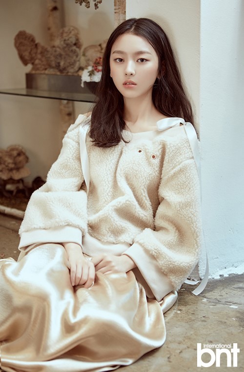 韩国女艺人李秀敏最新杂志写真曝光