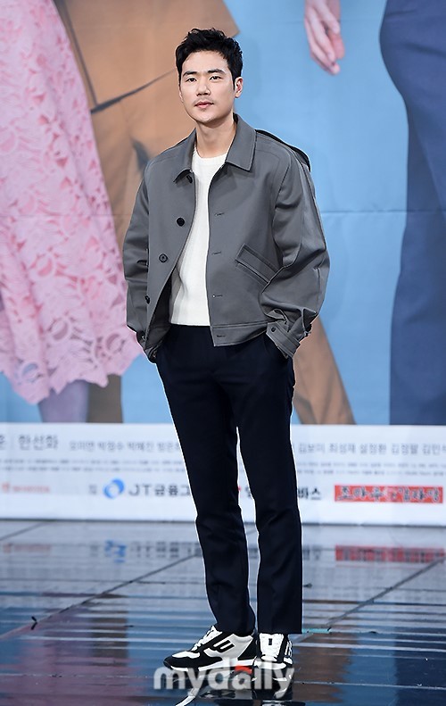 uee金康宇等艺人出席新剧上门女婿吴作斗发布会