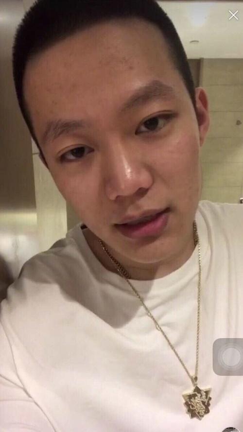 pgone素颜真的够丑,皮肤差到不忍直视,我不信李小