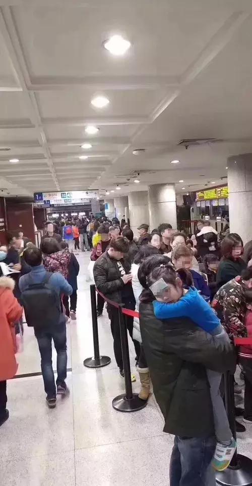 儿科急诊看病等10-11小时!这波流感来势凶猛|家长|感冒|儿科_新浪网