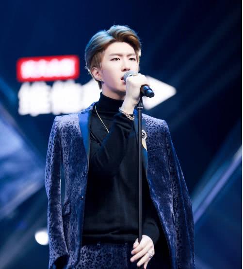 下性格反差大,蔡徐坤变小奶龙,小鬼不喝药|蔡徐坤|卜凡|小鬼_新浪新闻