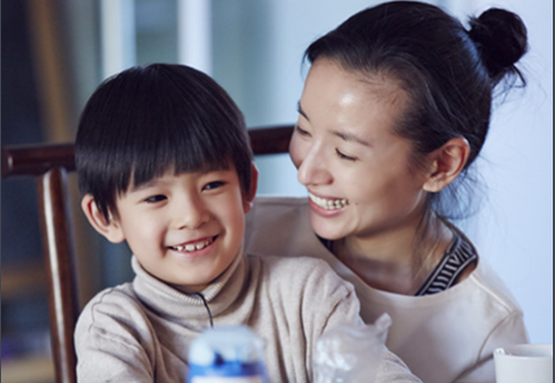 董洁多年后和潘粤明同台拥抱:我很后悔,潘粤明