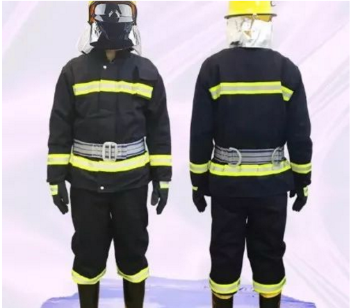 此外还有应对极端情况的三防消防服,银光闪闪的高温隔热服等另说.