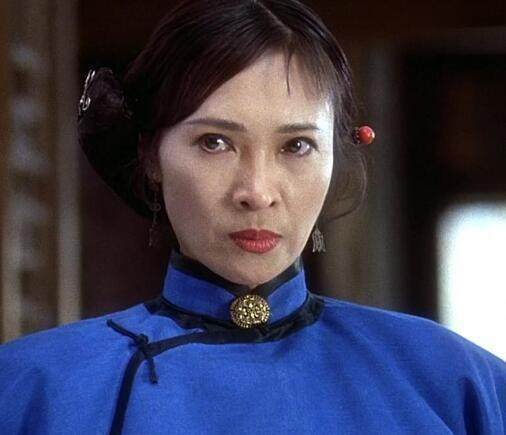 70岁的她是华语影坛的瑰宝 虽有白发可气质太吸引人了|萧芳芳|华语