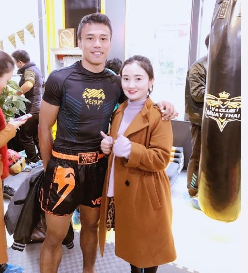 西提猜受到云南妹子狂热追捧, 坦言一龙空有其名, 愿意二番战