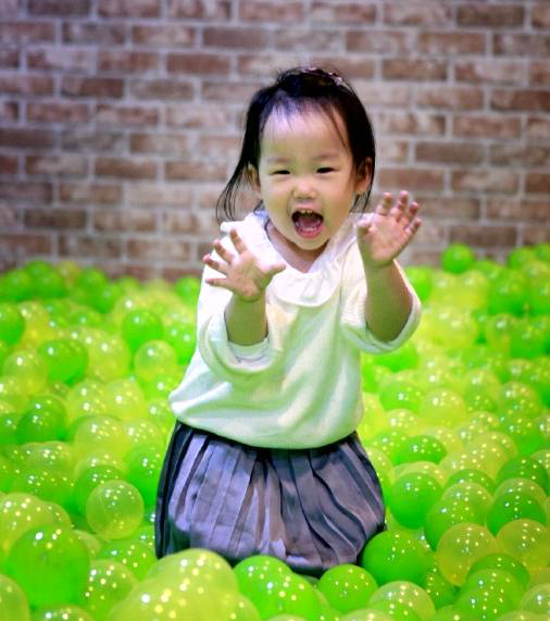 秦昊晒小米粒近照符文我爱台妹伊能静要吃醋