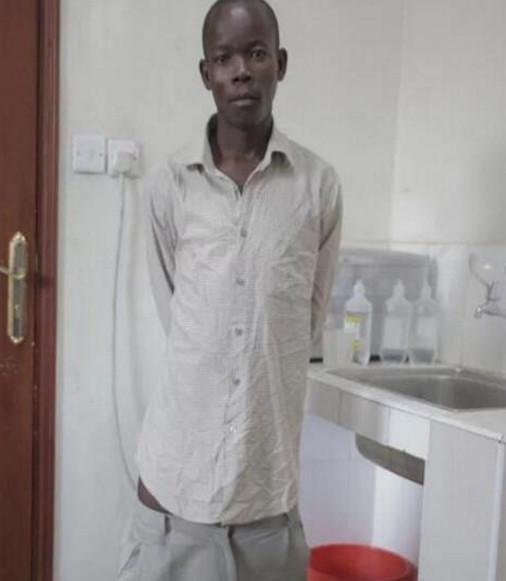 20岁小伙"第三条腿"长达1米!女人很喜欢,自己却很苦恼