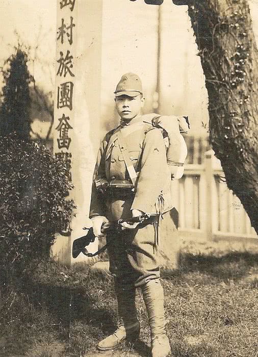 端着三八大盖的年轻恶魔你没见过的日军单兵照