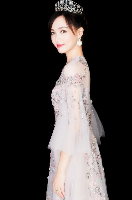 她被传受陈好前男友照顾,当小三成功后抛弃男友,气质绝佳美哭了