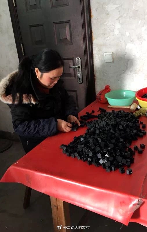 稻香人物——黄萍芳:小手工做出大慈善