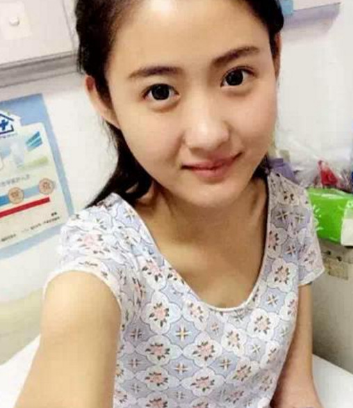 最美微笑女孩大眼睛美丽动人去世时年仅19岁