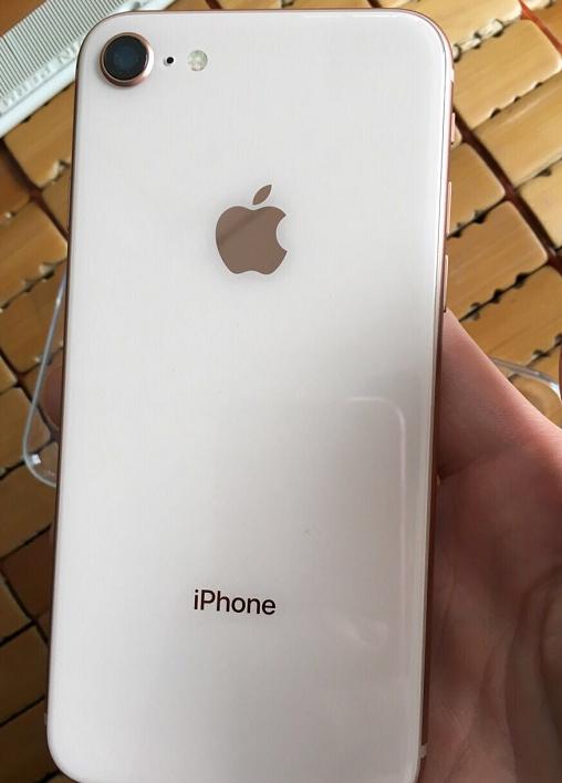 全新iphone8再降到4600元是不可能了于是网友买了二手iphone8
