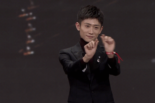 张一山之夜!"山式比心"逼疯马云,替杨紫提裙上演"山式暖心"