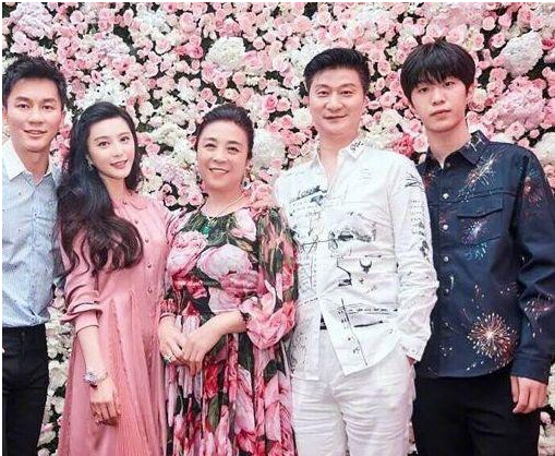 范丞丞新旧照片对比,网友惊叹:韩国,包装界的"蓝翔"