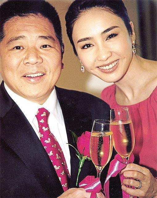 黎姿与马廷强在外表上不算般配,但他们在对的时间遇到了适合的人