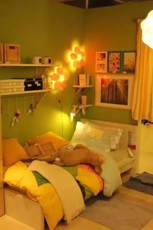 超小卧室这样布置设计,再也不会显得杂乱拥挤了!