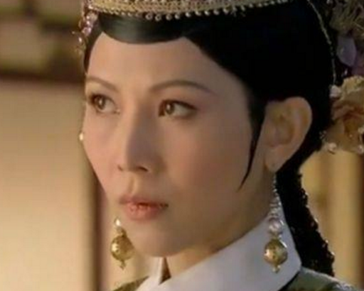 其她嫔妃都会时常更换一下耳环|皇后|耳环|东珠_新浪新闻