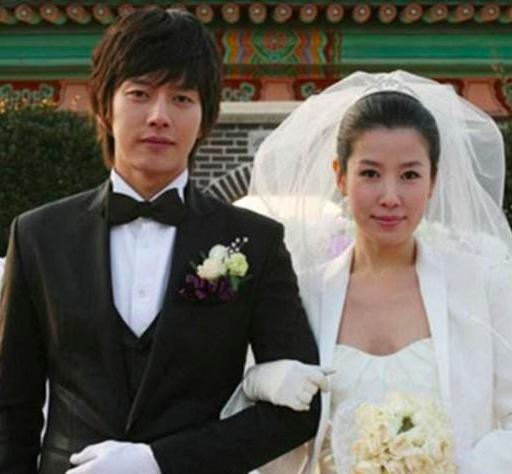 《黄手帕》是由李泰兰,金浩镇,秋相美等主演的,女主角紫英获得了好评