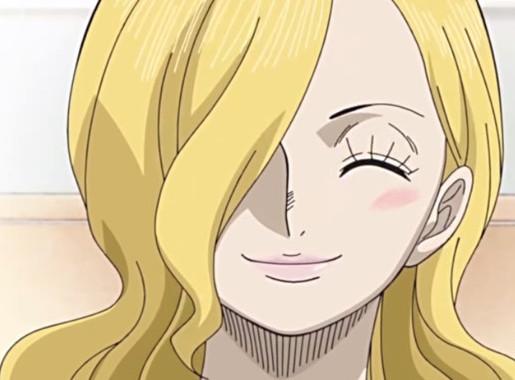 露玖露玖作为前任海贼王的妻子,把她的颜值排在第一位,并不算过分.