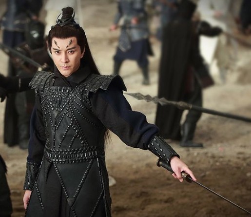 第一大反派:擎苍第二大反派:擎苍的大儿子离怨第三