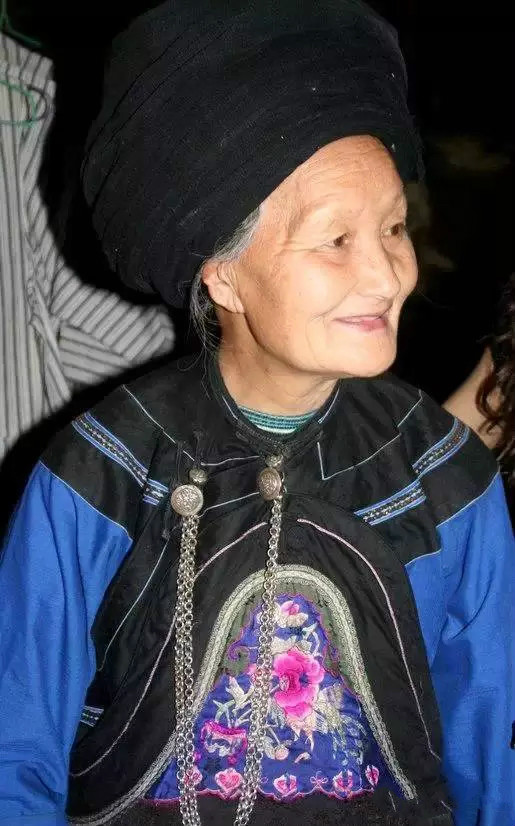 我国最后一位压寨夫人:自愿嫁给土匪,95岁依旧美丽惊艳