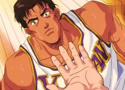 的发挥空间,这三人需要后卫为他们拉开空间,相对来说,诸星大更合适