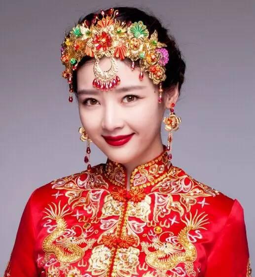待你青丝绾正铺十里红妆可愿新娘妆