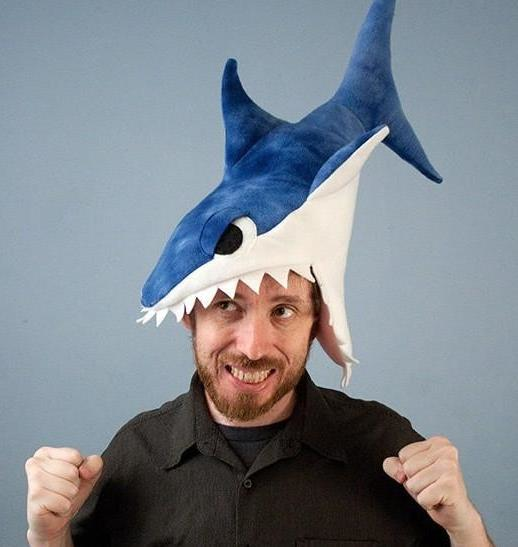 7款你不敢带出门的奇葩帽子第一个就挺雷人是大众烟灰缸么