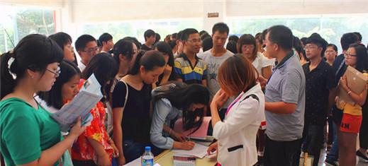 农民工公园交易乱象如何根治_3招避开劳务中介陷阱