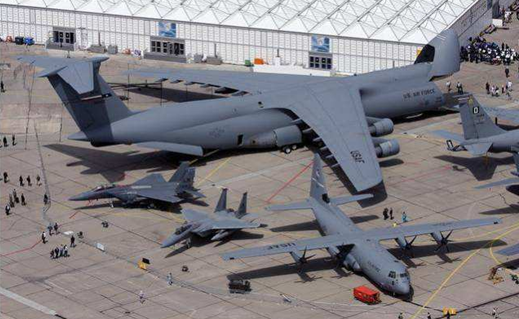 中国运20还是太弱了,美国c5运输机才是霸主!