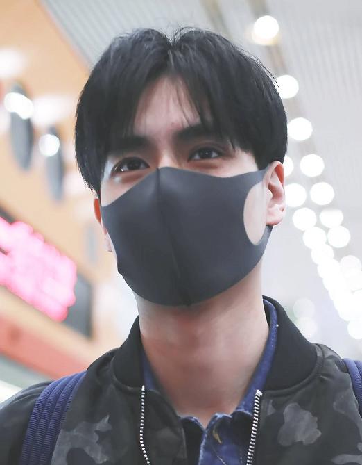 近距离感受来自胡一天的美颜暴击,网友:怪不得天天上热搜!