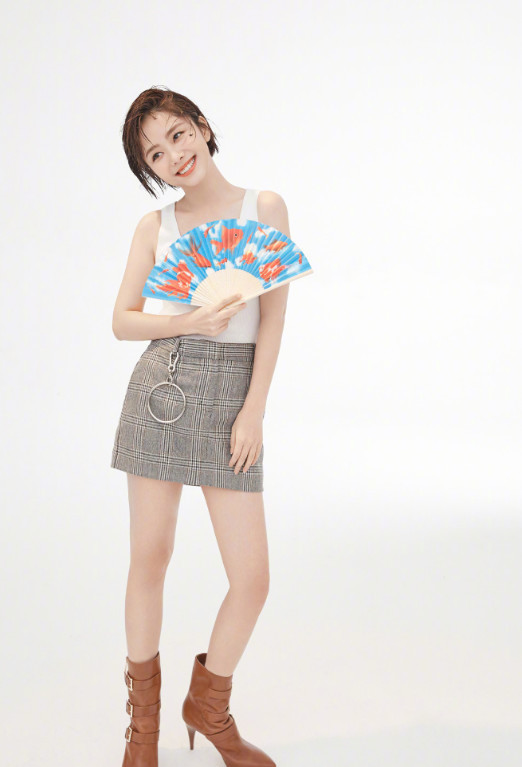 她是少女之王,快30岁和小鲜肉搭戏毫无违和感,清纯甜美不做作