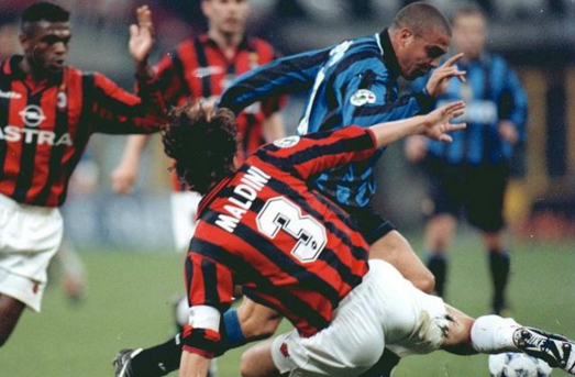 从普拉蒂尼到马拉多纳,再到小罗和罗纳尔多,马尔蒂尼防守到了!