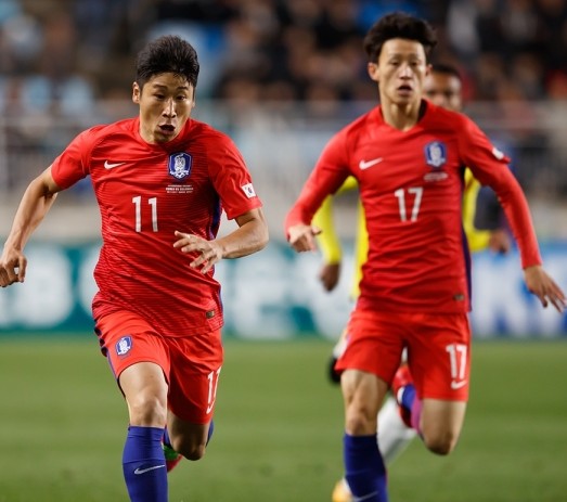 2012年亚足联年度最佳球员得主,参加过2014年巴西世界杯,2017赛季韩国