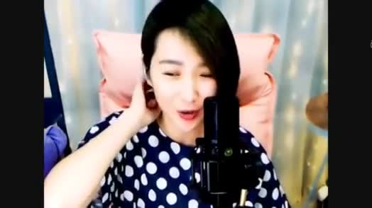 梁红演唱慕容晓晓歌曲《黄梅戏》,唱的很好听