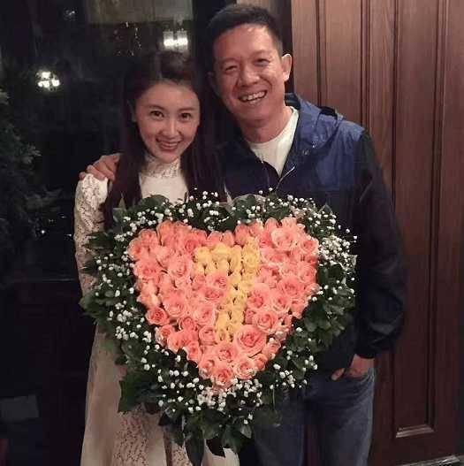 今年没过好圣诞节的ceo们:马化腾深夜办公,库克面临诉讼
