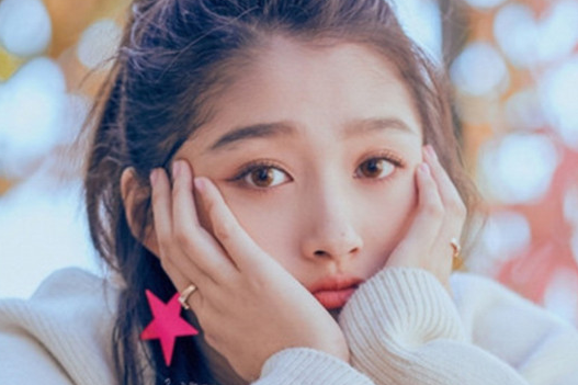 当红女星"捧脸杀"大排名,郑爽让人大失所望,她却成为大众焦点