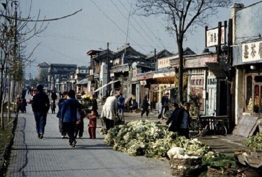 1950年代的北京，大街上是这样的，罕见生活老照片