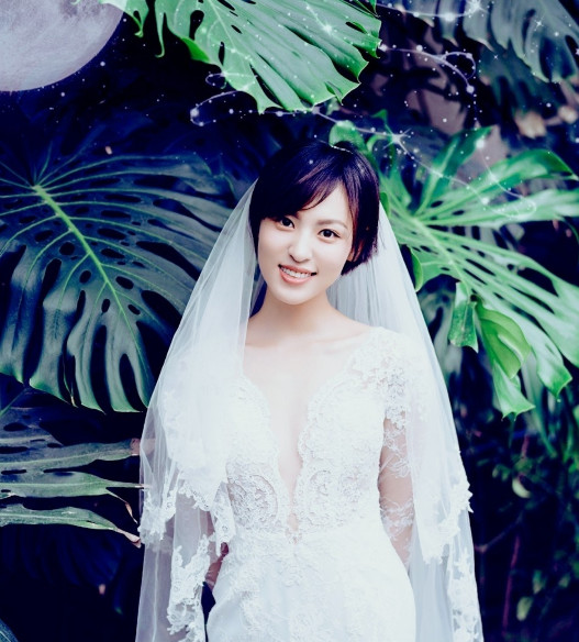 她就是周放,在最近大火的电影《芳华》中饰演的护士长