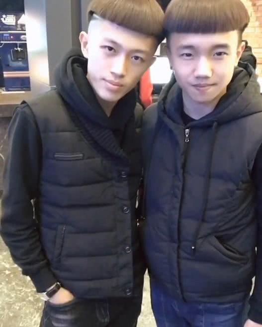 天佑之后快手第一主播手握三千万牌家军出行开宾利超跑