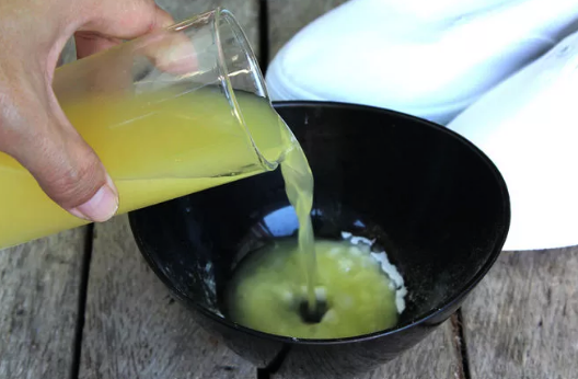 小白鞋变黑变脏变黄不好洗?教你一招,洗的干干