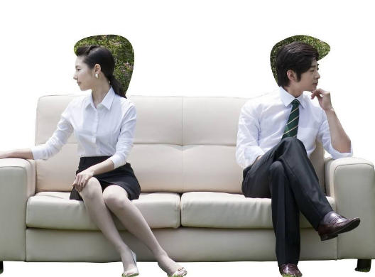 "冷落"男人才能看出他是否爱你!