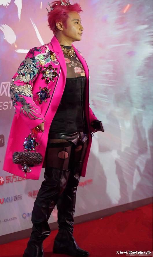 陈志朋女装造型,走红毯被吐糟, 网友: 他是受了什么刺激吗