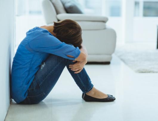 婚外网恋老男人,要分手他不同意,一天他发来2张照片让我崩溃