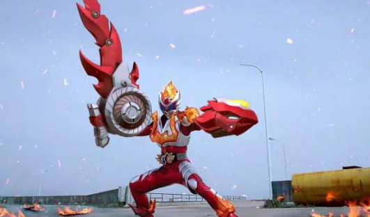 铠甲勇士中的4大精灵,个个都能进行武装,最后一个还能装备宝剑