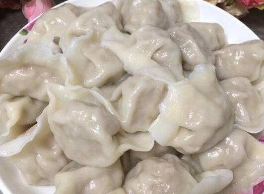 最全的饺子皮制作诀窍，和面加点它，饺子皮香软有嚼劲，赶快学学