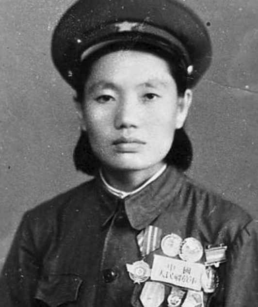 她与儿子一起参军,屡建奇功,却是黄埔军校最大龄的学生|周咏南|黄埔