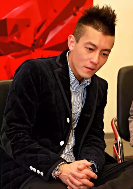 那么这个时候,不得不说的就是让两位大众男神钟爱无比的---"莫西干"了